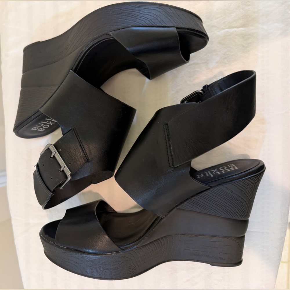 NWOT - Bull Boxer Black Wedge Sandals with Buckle Strap - Picture 5 of 12